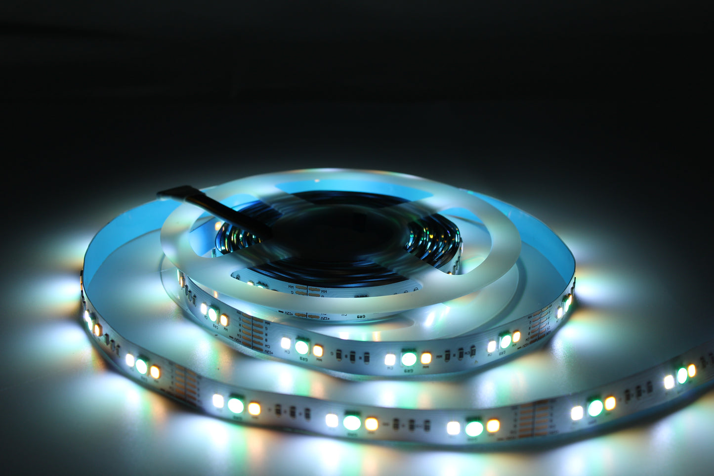Tecbright LED-Streifen RGB+CCT 12V, 11,5 mm, 90 LED/m (30 RGB + 30 Warmweiß + 30 Kaltweiß), 15 W/m, IP20, 5 m Rolle