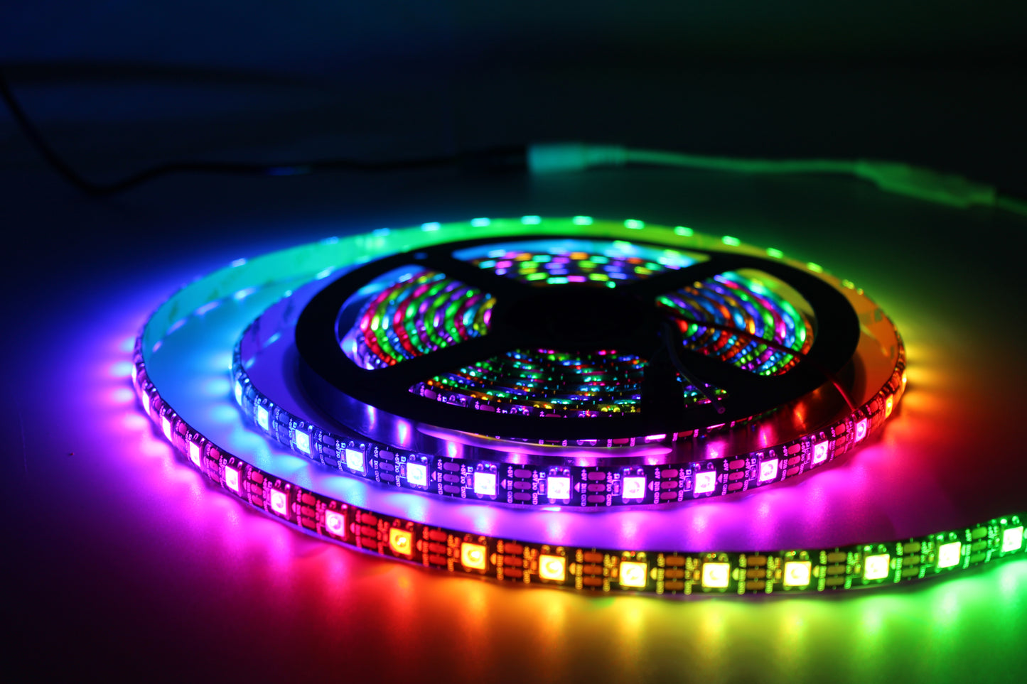 Tecbright LED-Streifen WS2812B RGB 5V, 15 mm, 144 LED/m, 44 W/m, IP65, 1 m Rolle – einzeln adressierbar