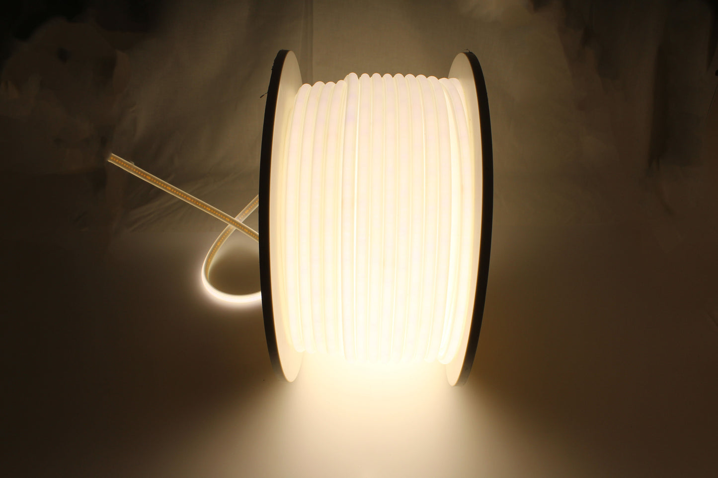Tecbright COB LED-Streifen 230 V – Kaltweiß – 10 mm, 50 cm kürzbar, Rolle