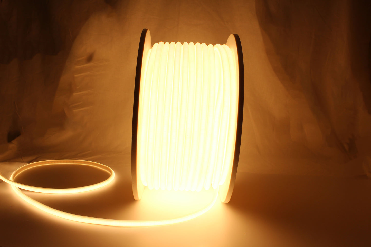 Tecbright COB LED-Streifen 230 V – 10 mm, 50 cm kürzbar, Rolle
