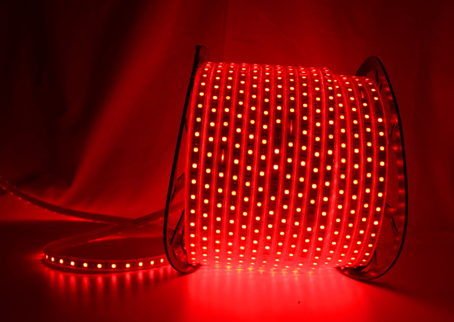 Tecbright RGB LED-Streifen 230 V – 100 m Rolle, kürzbar, 14 mm, IP65