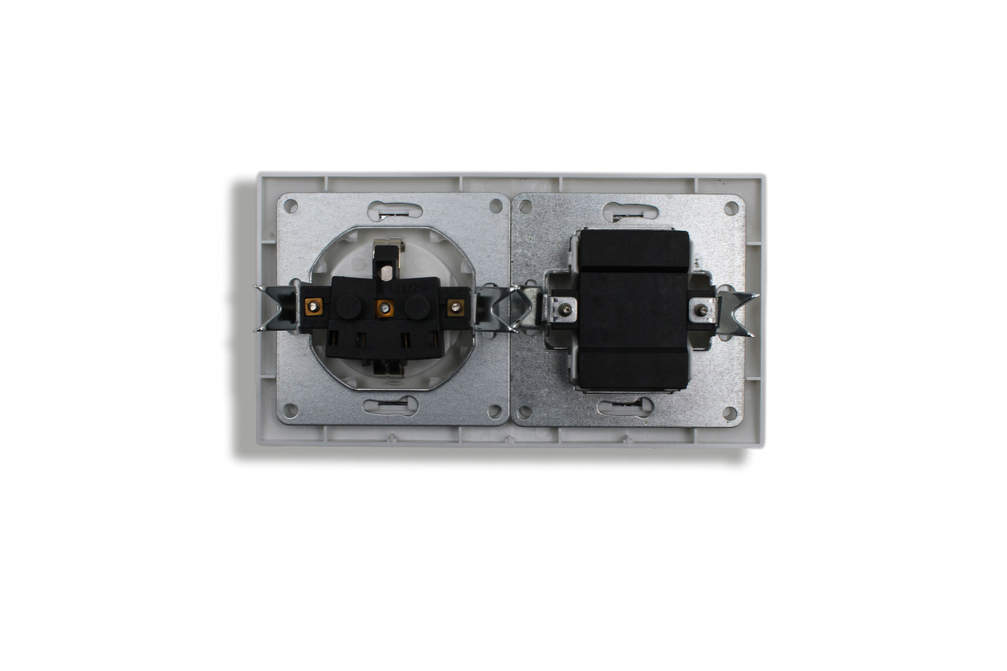 Extra Star – Kombination: Wippschalter + Steckdose – 10AX / 16A – 250V