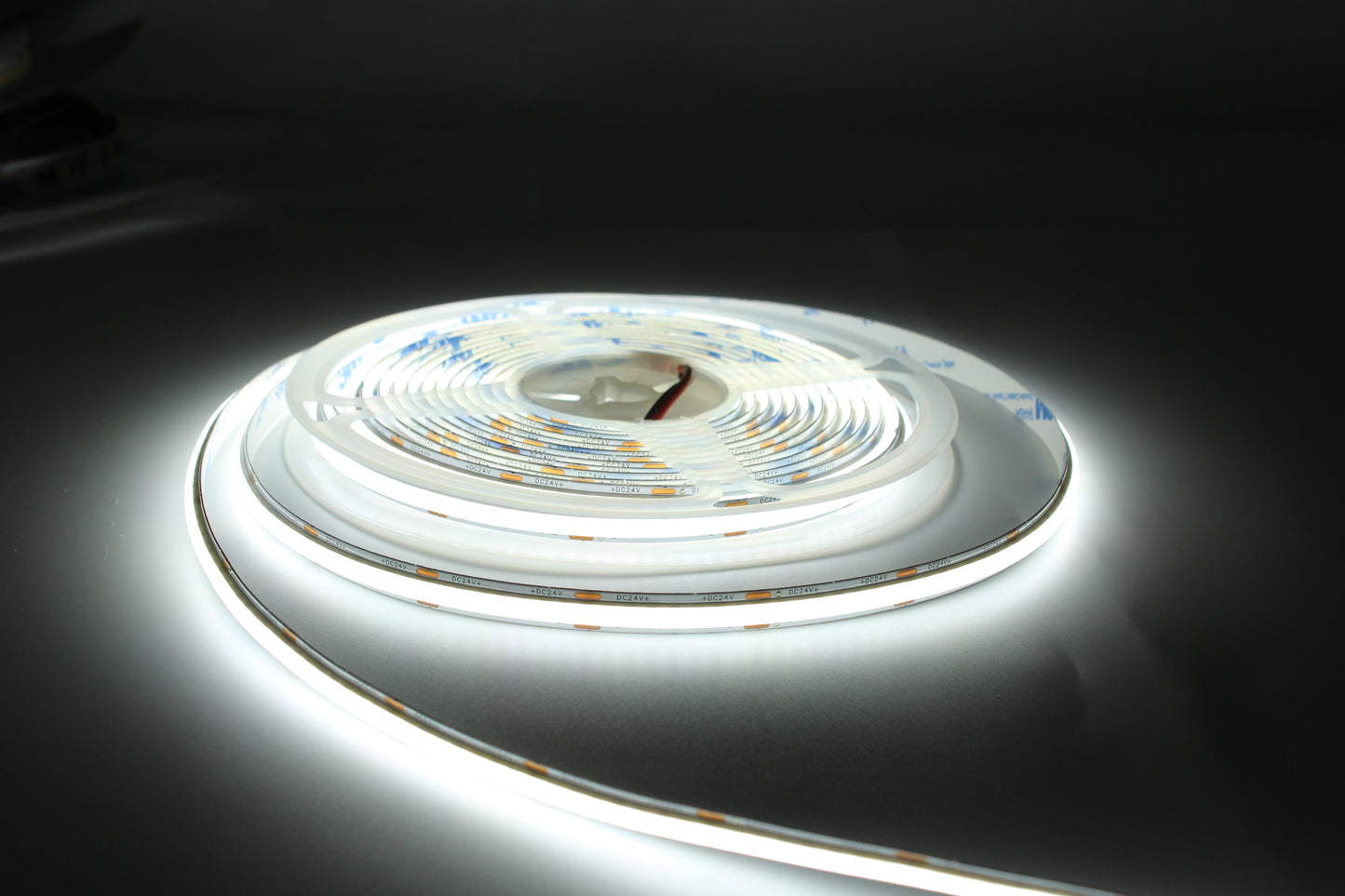 Tecbright Neon COB LED-Streifen 24V, 8 mm, 256 LED/m, 10 W/m, 5 m Rolle – verschiedene Farben